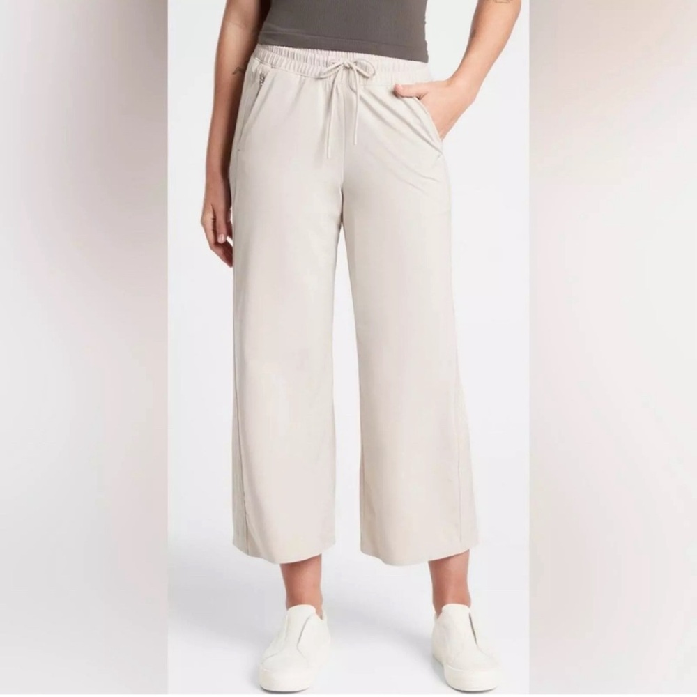 Athleta Tan/Cream Avenue Wide Leg Crop Pants